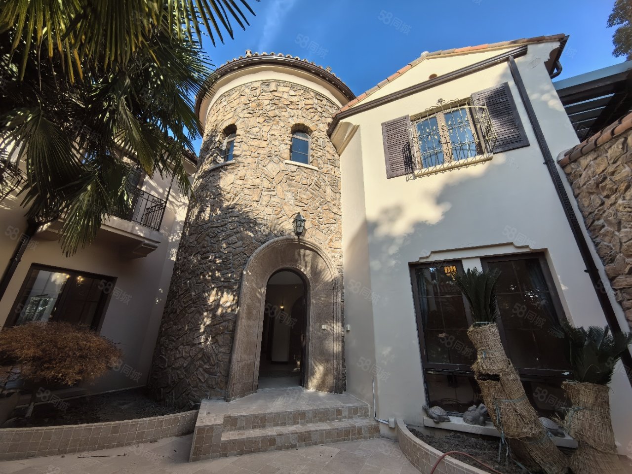 新出笋盘南加州风格挑高7米花园500平中间位置不临路