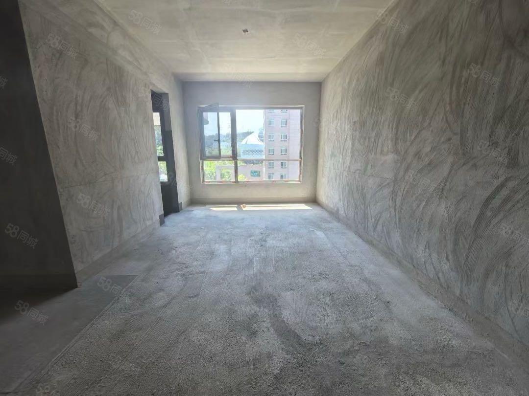 国瑞麓林府4室2厅3卫143㎡南北125万