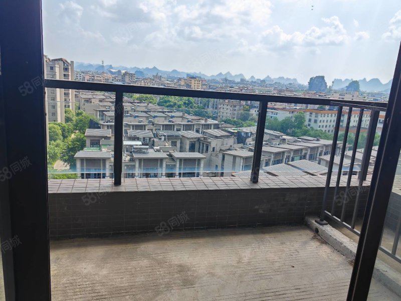 府,5房3厅3卫,实用面积300平复式三层,兴进漓江郡府丹桂府-桂林58同城