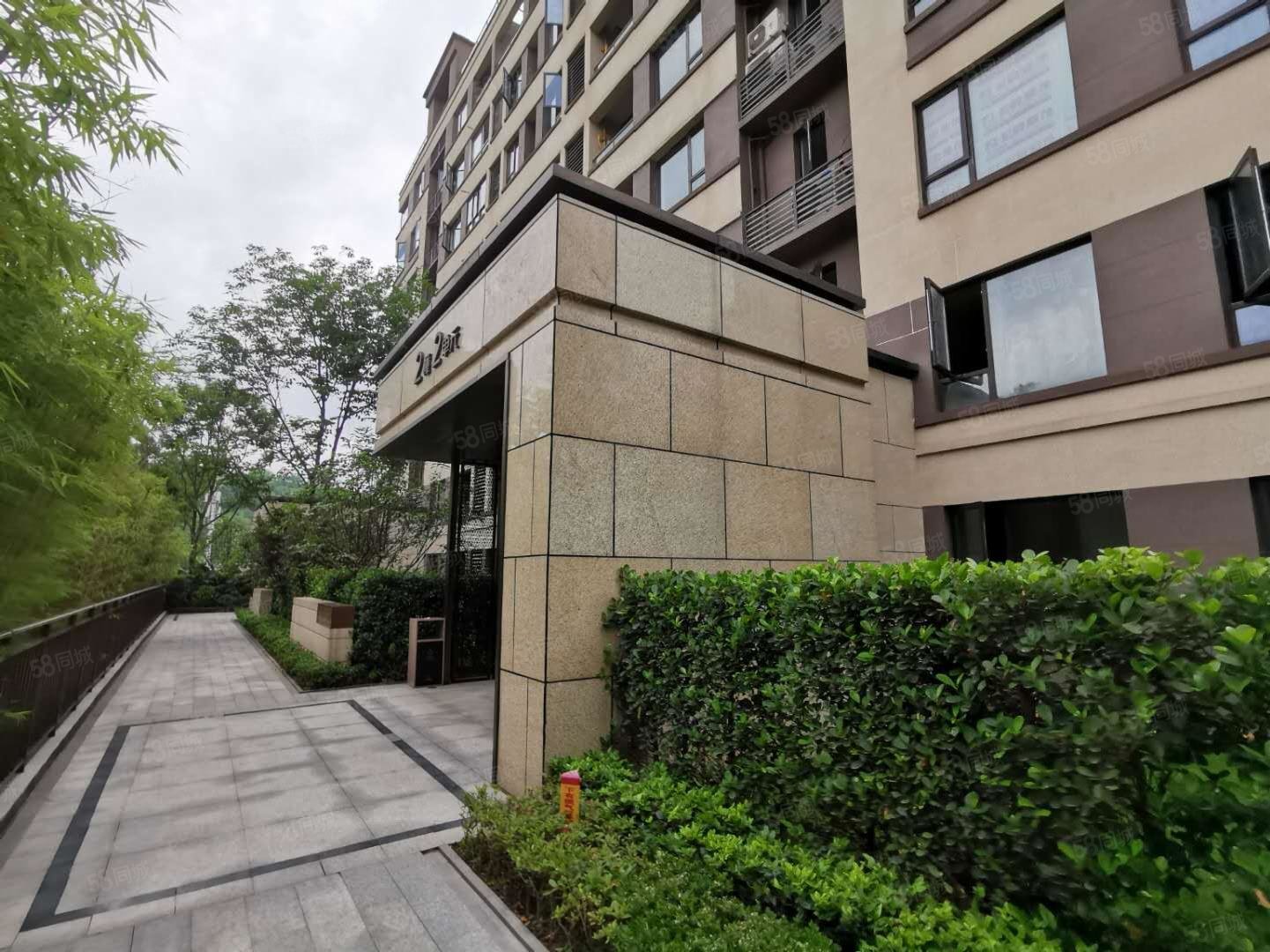 融信澜湾4室2厅2卫132.57㎡南北141.3万