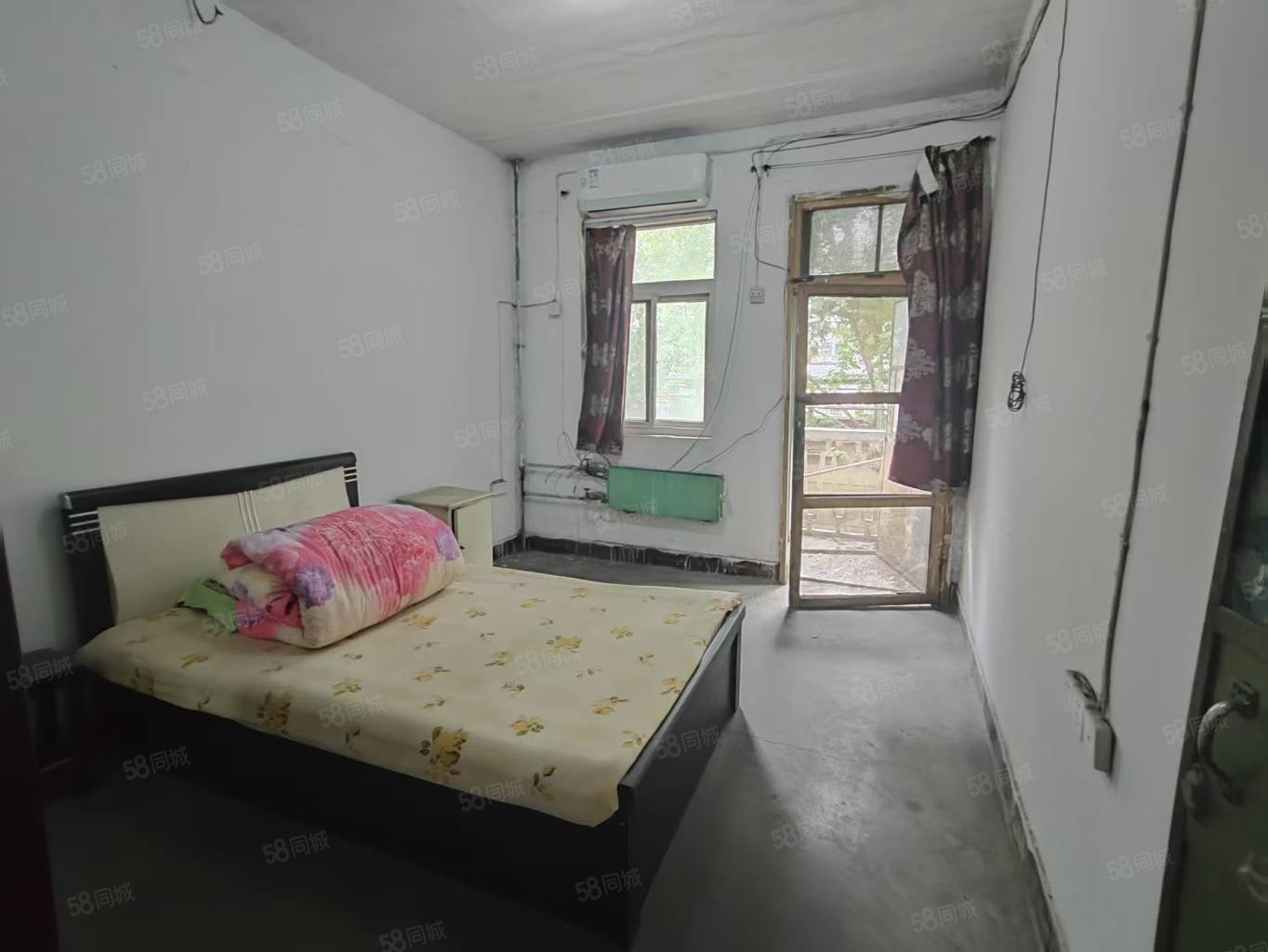 沿河小区3室2厅1卫70㎡南北31.8万