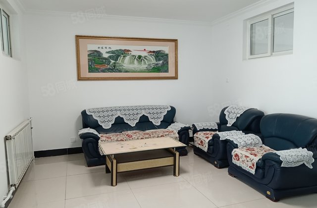 利民路 明星小区(二期) 大3室 中层 带阳面大车库 有钥匙