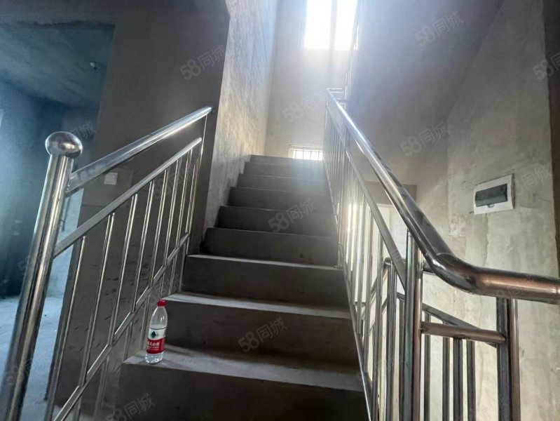 【10图】 ,丹溪华庭连体别墅280平带地下室和院子,纯毛坯460万,丹溪华