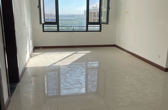 百合新城锦兰园3室2厅1卫送车位送地下室