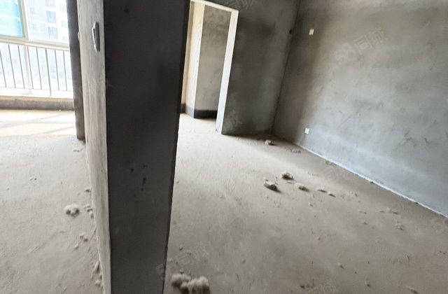 电梯洋房新房未住东边户