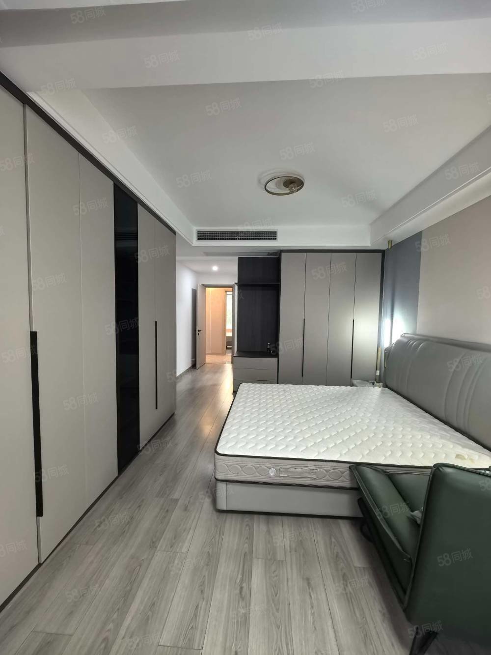 港中旅公元6室2厅3卫180㎡南北199万