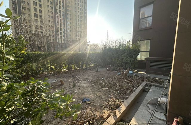 阿尔卡迪亚瑞园(六期)一楼带院  商品房 近   南北通透