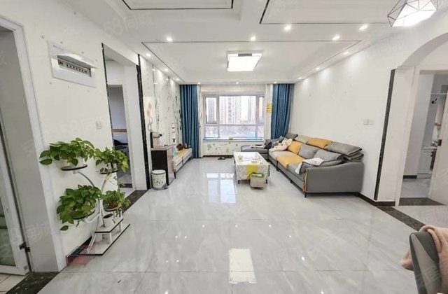 急售民生凤凰城，东边户，精装三室双卫，送车位储藏室新一中培文