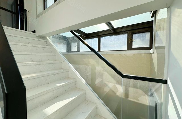 恒大檀溪郡5室2厅220.82㎡165万二手房图片