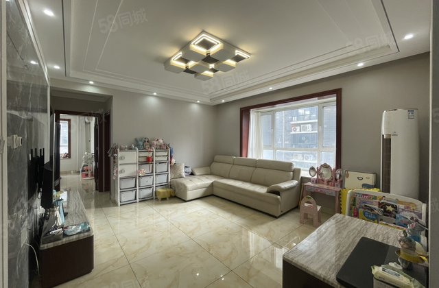 东昌总校 电梯边户 中间层 有车位 送储 中华御苑 水城华府