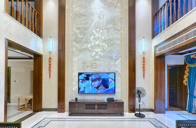 龙湾国际社区(别墅)8室2厅212㎡588万二手房图片