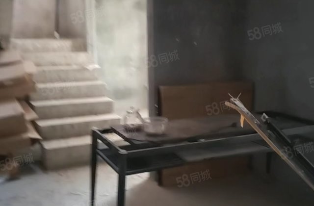 澄湖小区5室2厅247.9㎡340万二手房图片