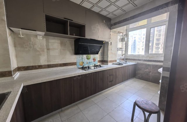 西安交大！东边户好户型！四居室中层！车位储藏室！精装修！急售