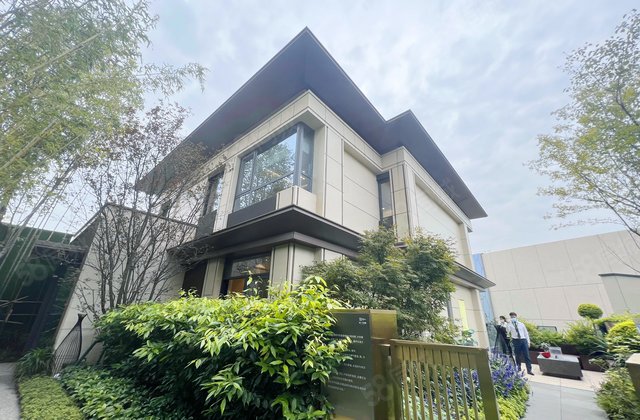 保利花园四期4室2厅114.87㎡300万二手房图片