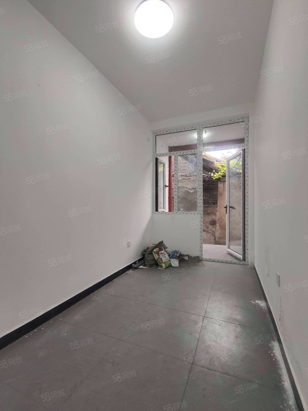 石板胡同小區(qū)1室1廳0衛(wèi)13.55㎡南北170萬