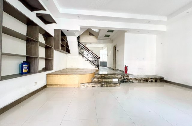 山水芙蓉国际新城(别墅)4室2厅195㎡188万二手房图片