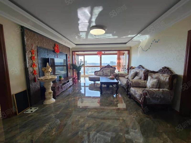 永丰国际城11楼147平三室两厅100万