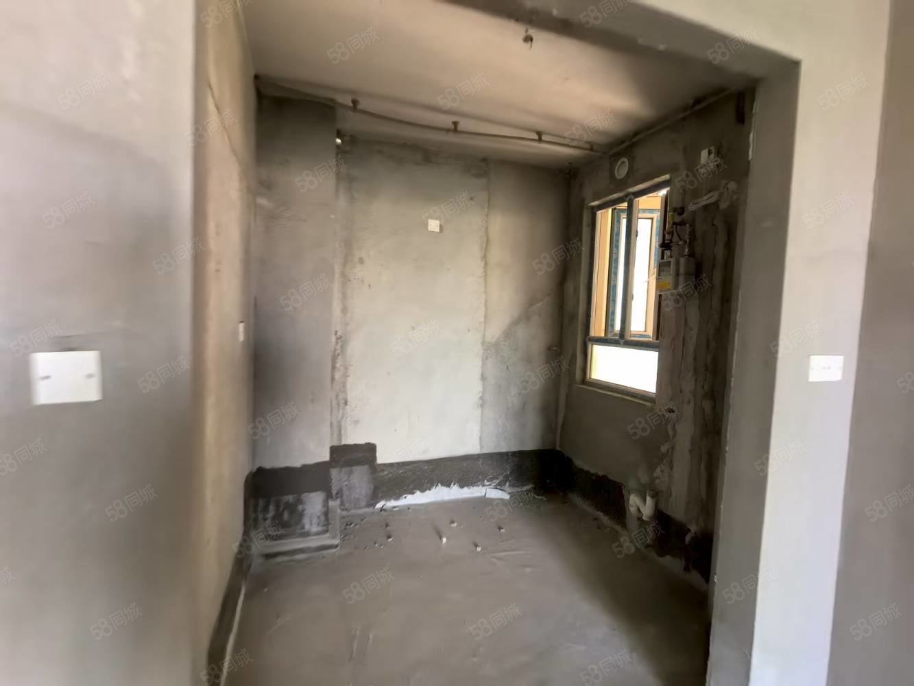 合景泰富云湖天镜3室2厅2卫110㎡南北76万