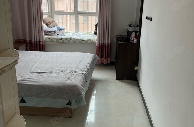 翰林世家3室2厅114㎡72万二手房图片