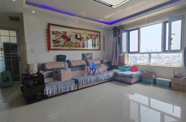 高楼层视野好 南北通透 交通便捷 小三房 精装修 商圈成熟