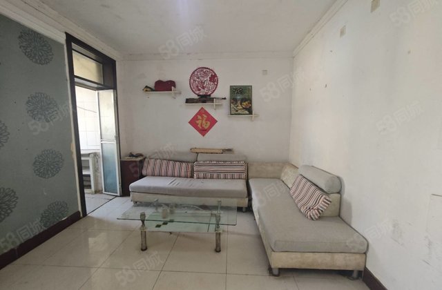 市中心位置，七中附近，振兴路  ，购物方便，随时看房。