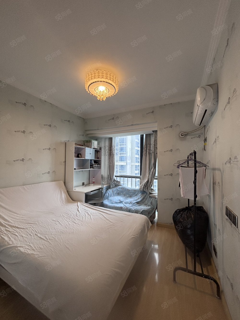 奥林清华3室2厅2卫120㎡南北68.88万