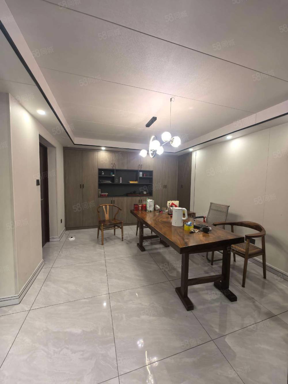 港中旅公元6室2厅3卫180㎡南北199万