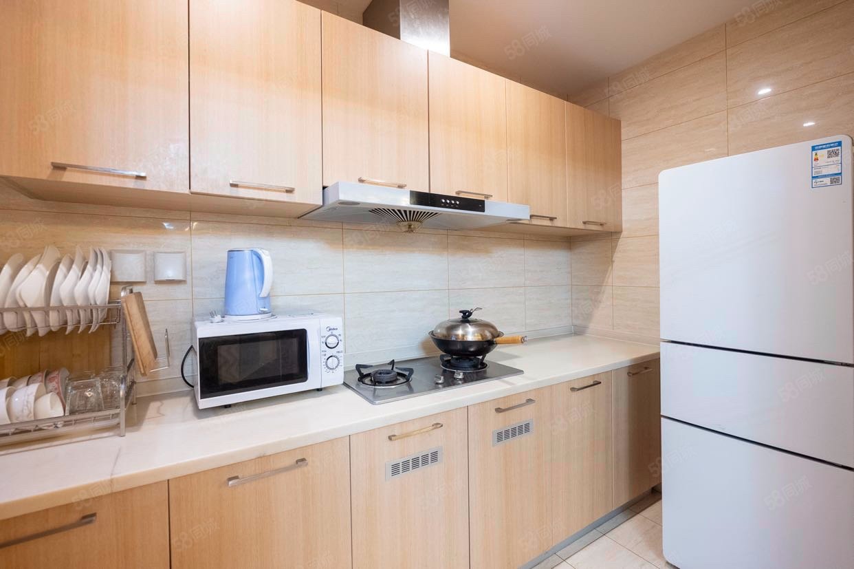 龍湖長城源著(三期)3室1廳2衛(wèi)121.33㎡南240萬