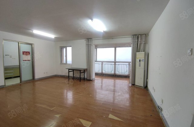 急售！文轩附近，东边户，送车位，三室两厅两卫，全明户型可按揭