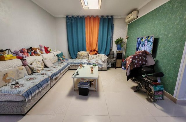 业主急售 香江西临 电梯房 大三室边户带车位仅售39万