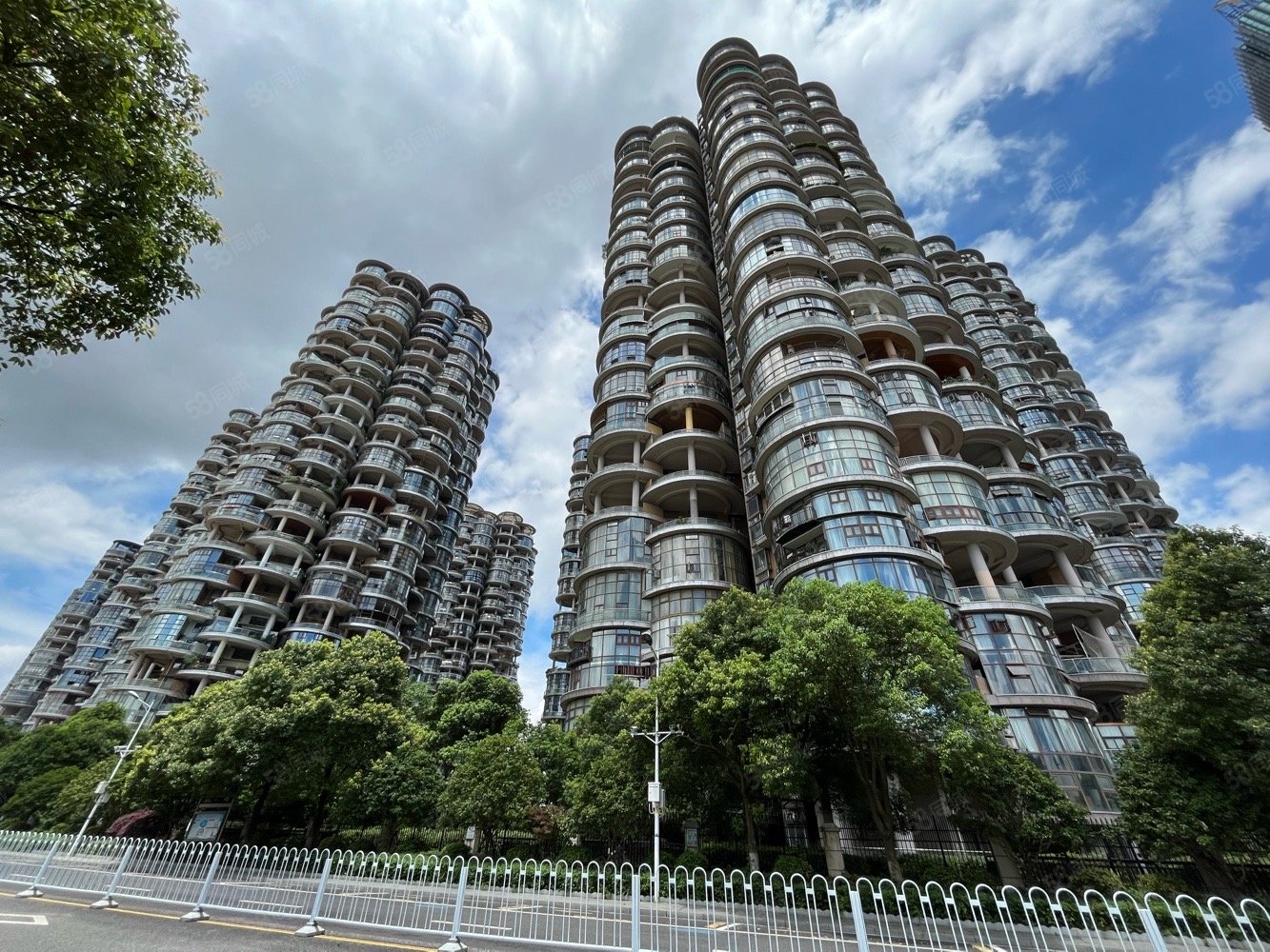 湘江豪庭4室2厅2卫200.38㎡南北478万