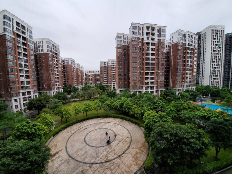 阳华国花苑3室2厅2卫95.8㎡南北638万