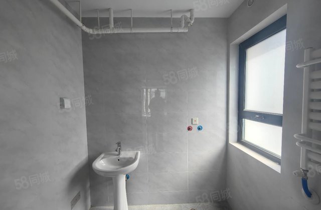 江山印，万达附近。信合花苑，送车位储藏室，婚房首远，