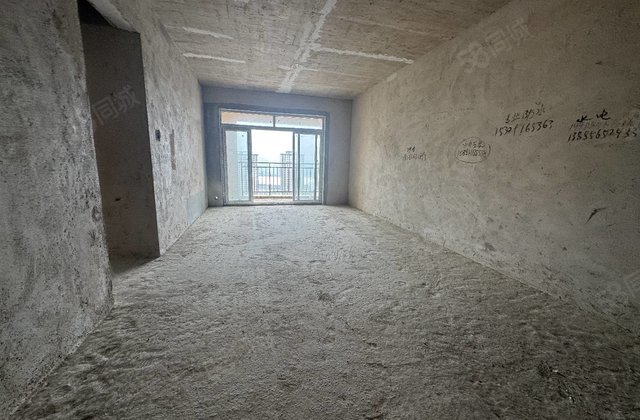 桐达山韵3室2厅2卫114㎡南北34.8万