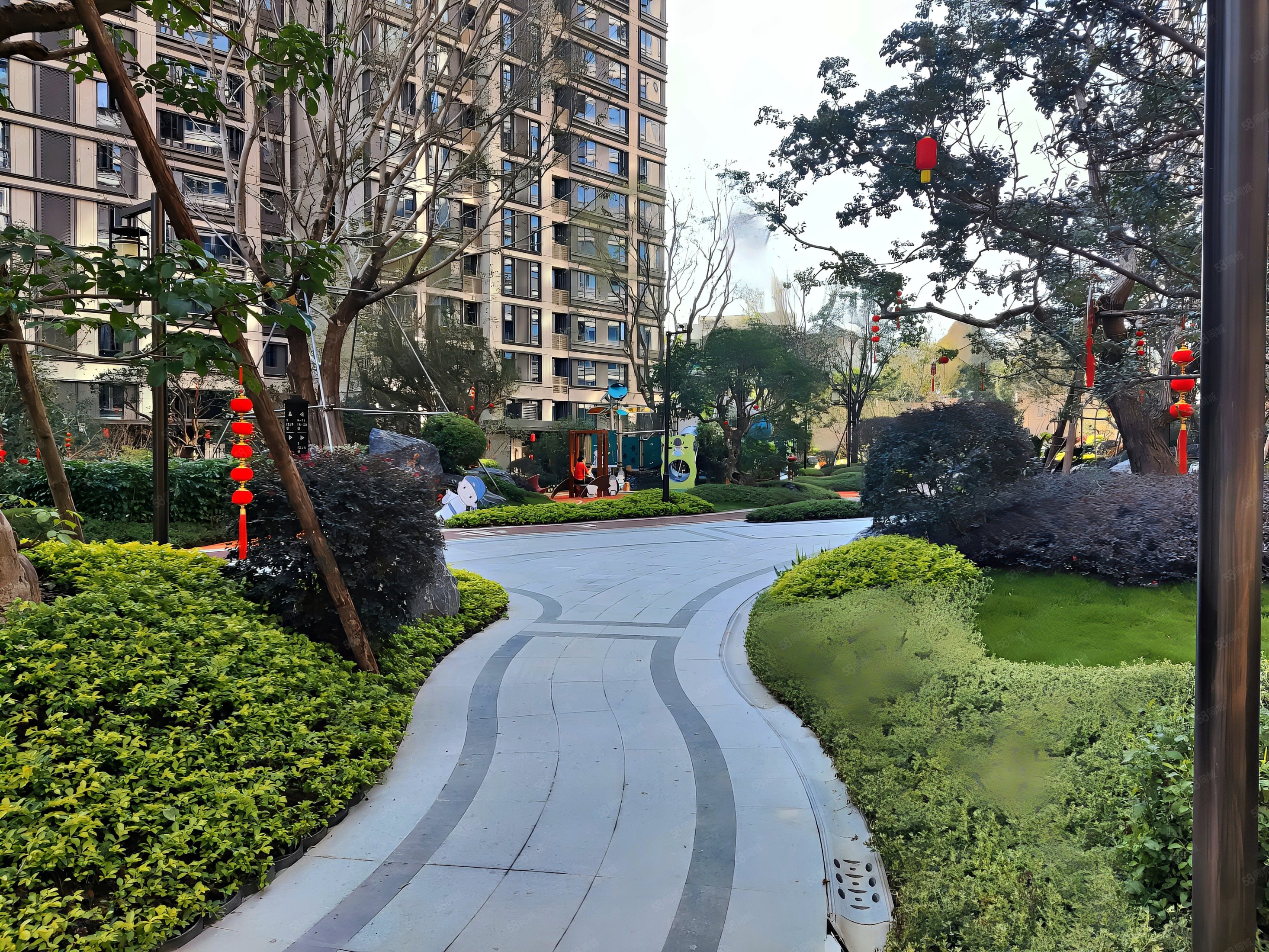 豪宅靓房新中式园林小区中庭位置看整个中庭大平层255平