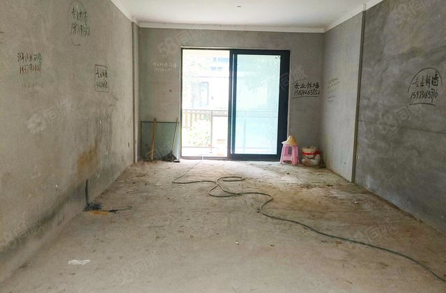 中梁首府4室2厅142㎡85.8万二手房图片
