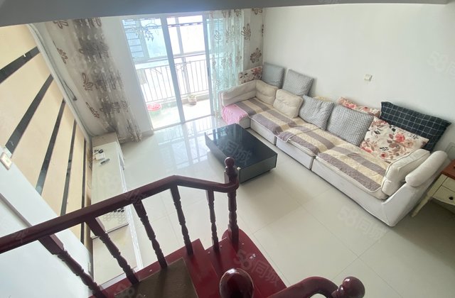 新上！38.6万，当代国际复试房民水民电！送储可按揭