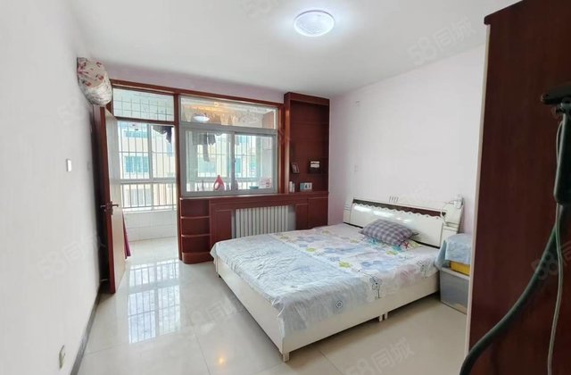 公园附近，明星小区二期，三室两厅，采光极好停车方便