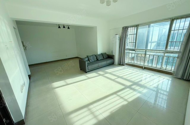 金桂园3室2厅114.15㎡320万二手房图片