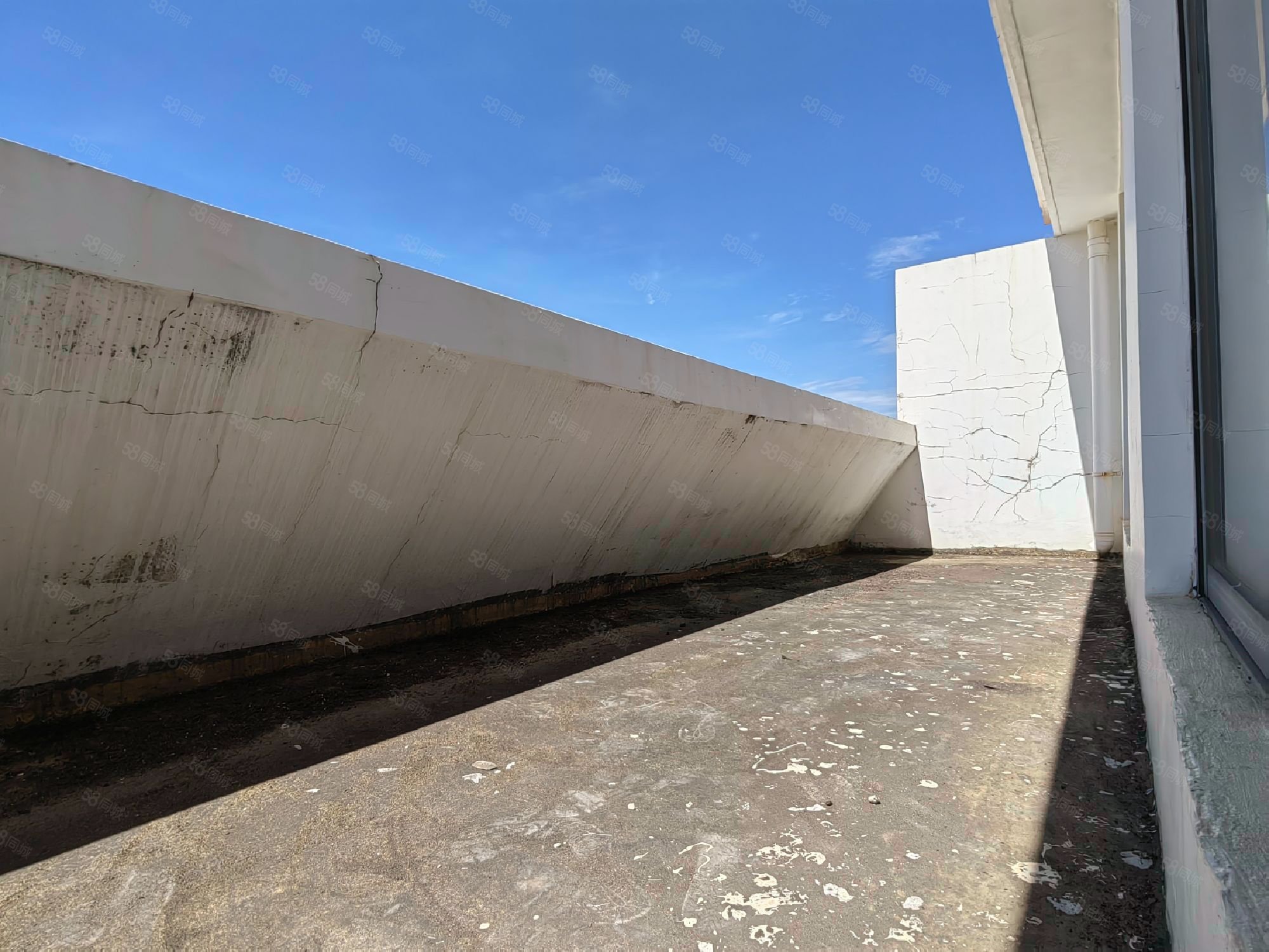 昆华苑顶跃带车库送4万的地砖房东诚心出售