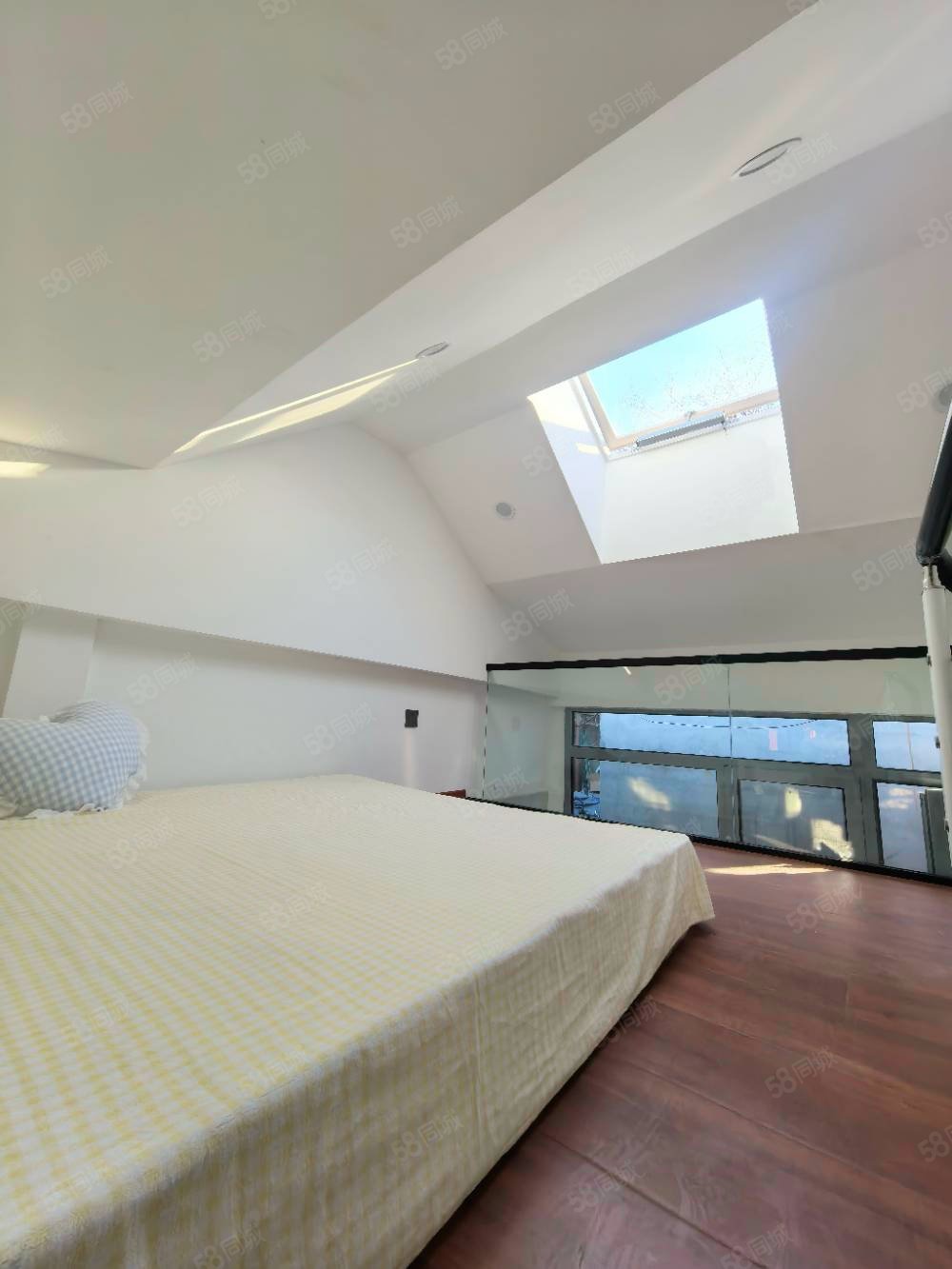 東四四條小區(qū)1室1廳1衛(wèi)20㎡南北160萬