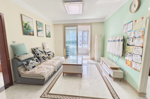 徒骇河边，精装三叶草，三室两卫，免大税送车位储藏室，随时看房