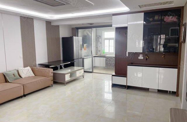 嘉明 香格里小镇 带储藏室 三室 东方双语