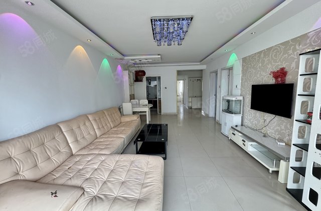 阿卡一期 带车位储藏室 大三室 双卫 免大税 随时看房 中层