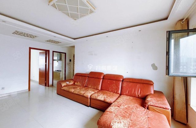 开发区，阳光逸墅，  楼层，三室双卫，全明格局，价格美丽