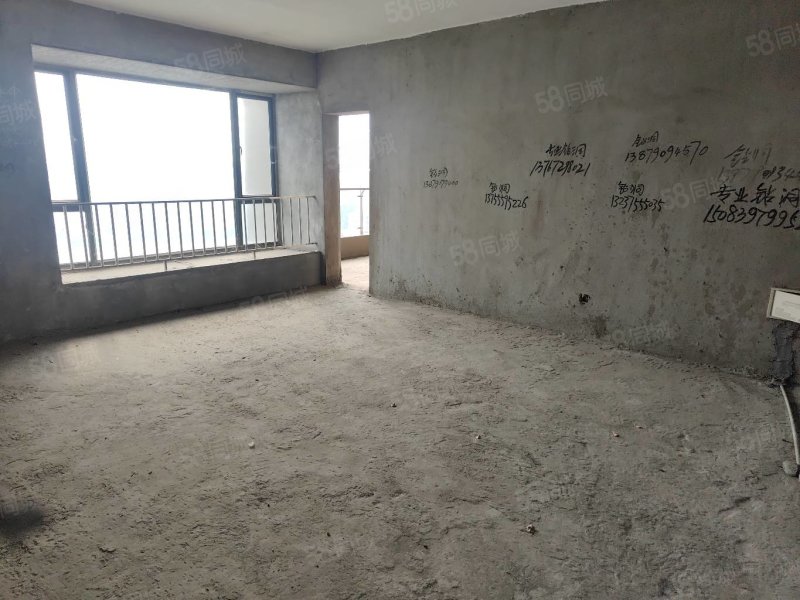 孔目江1号3室2厅2卫162㎡南北105万