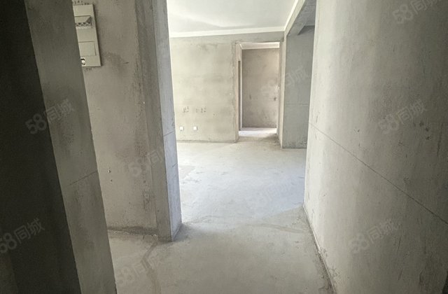 理想之城诚园4室2厅150.8㎡110万二手房图片