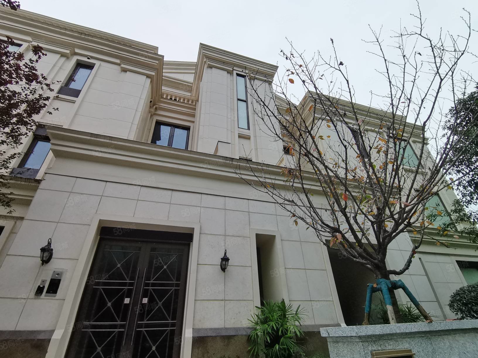 国悦山(别墅)4室2厅3卫175㎡南315万