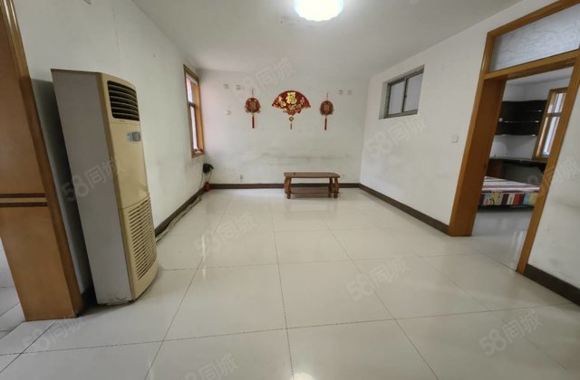 三里铺风景小区 的3楼三室两厅一卫仅售85