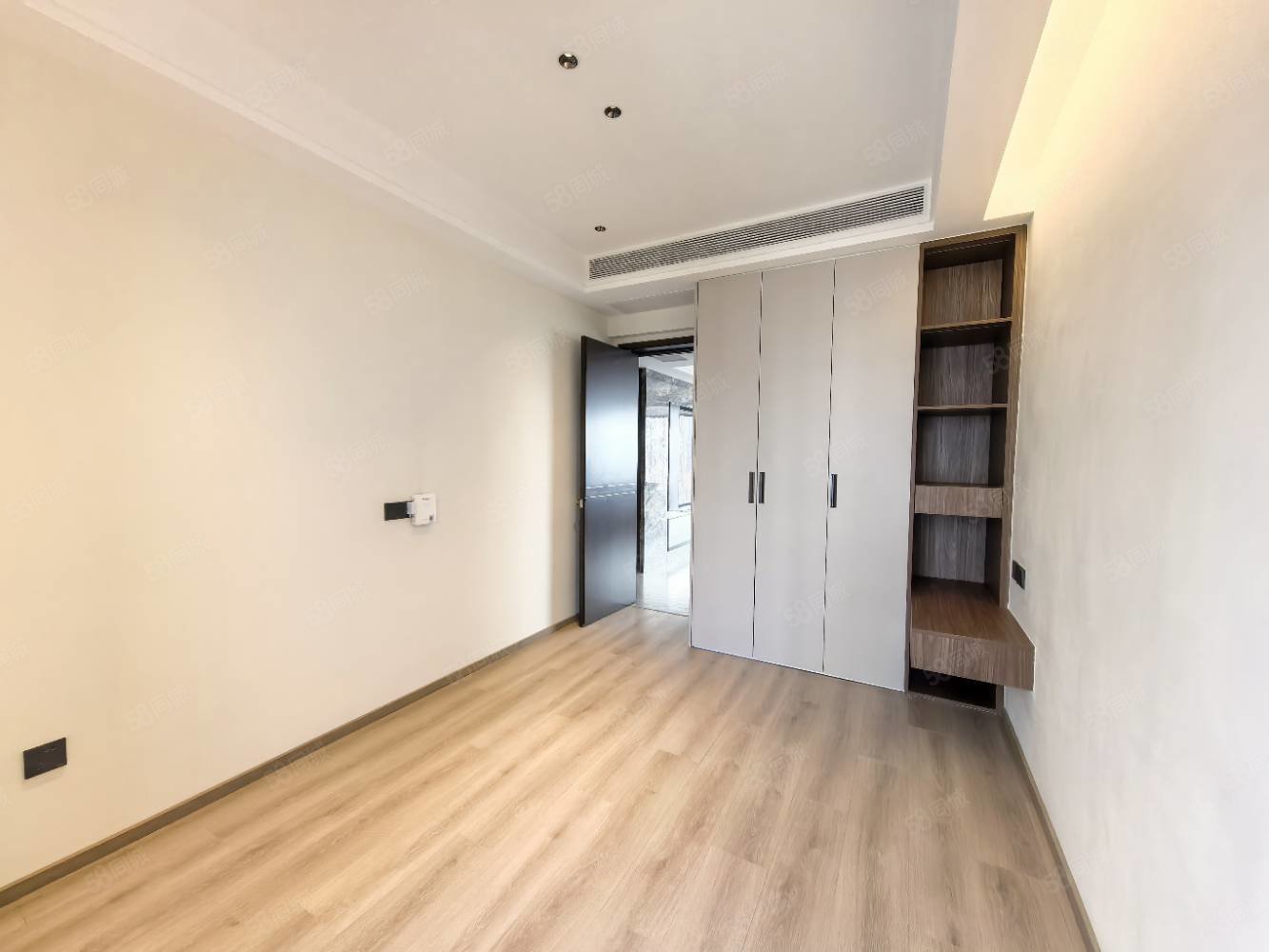 天秀湾4室2厅2卫202㎡南北258万